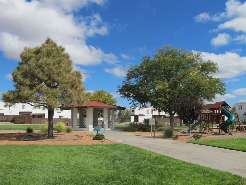 Albuquerque Townhouse - Living Nomad Style